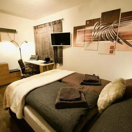 Serviced Business Apartment *